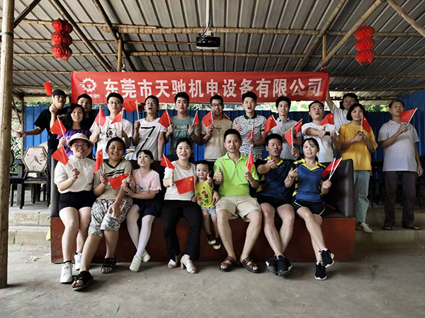 我愛你，中國！天馳數控雕銑機廠家用這樣的方式表達--【鴻天馳】